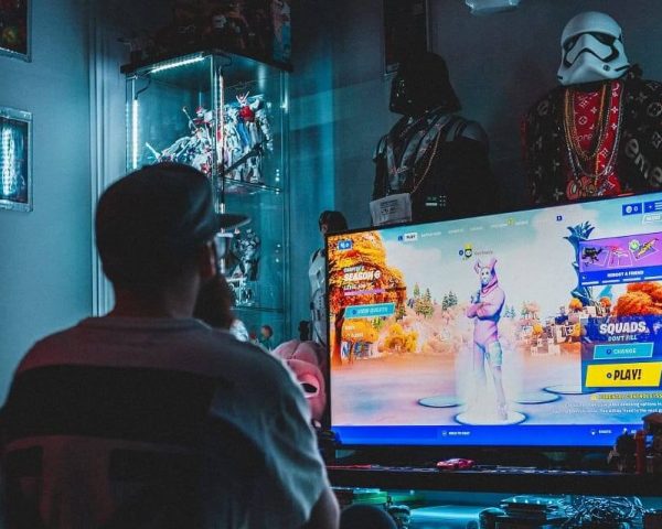 Gaming-Zimmer selber gestalten 2022 mit Gaming Setup Guide und Einrichtungstipps für Gamer